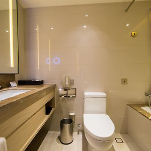 Equatorial Twin Room